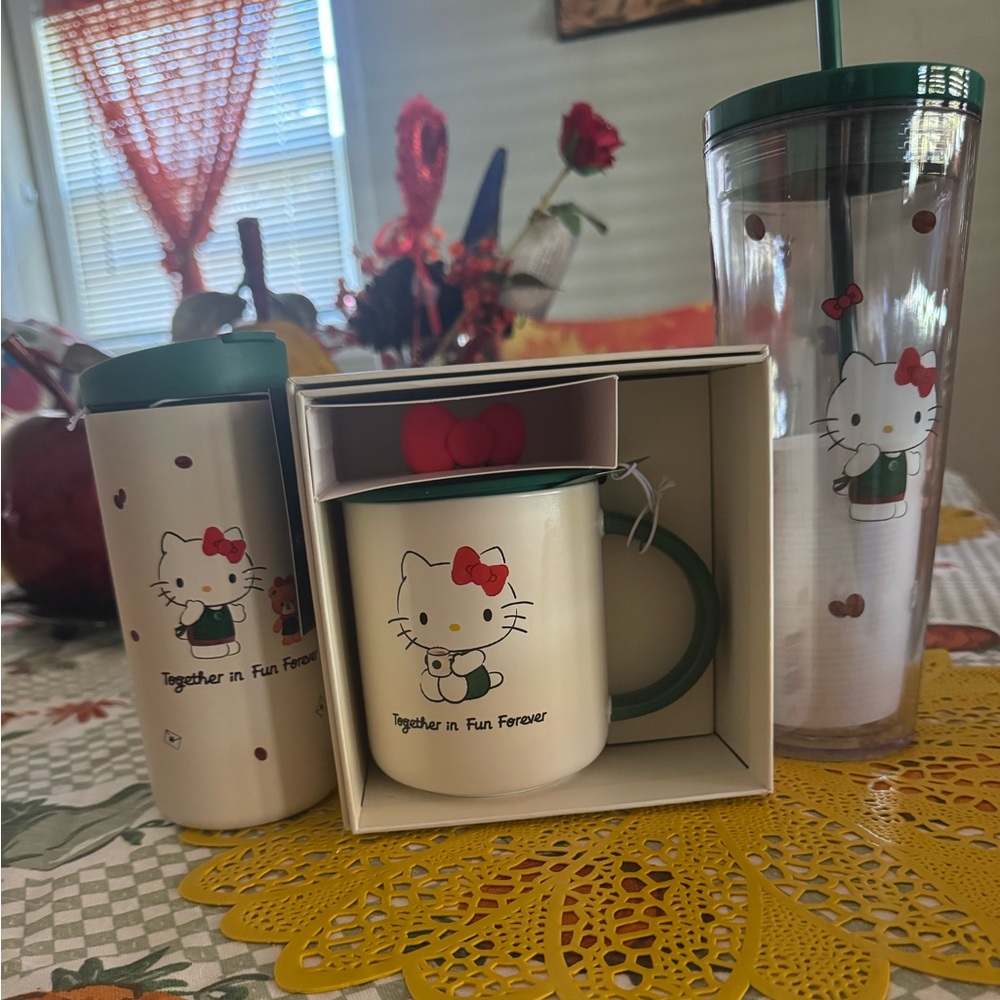 Starbucks x Hello Kitty Limited Edition Tumbler - Picture 3 of 3